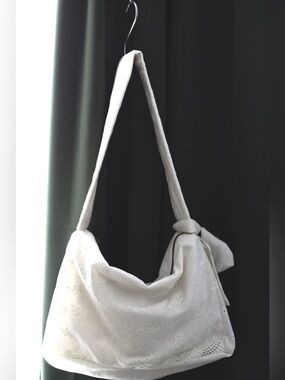 Women's White Embroidered Shoulder Bag